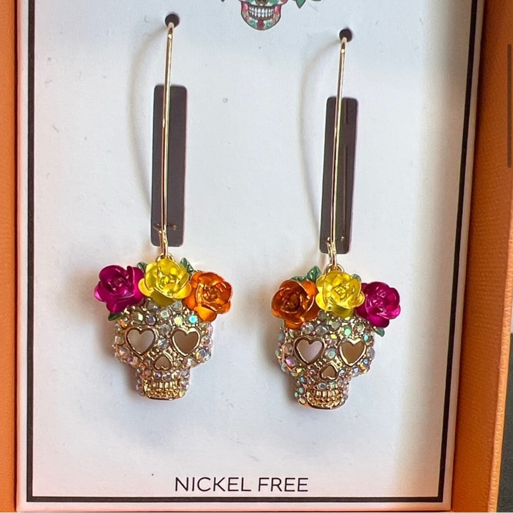 NWT ⚜️💖⚜️ Sugar Skull Gorgeous Dangling Earrings